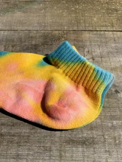 RoToTo Organic Cotton Tie Dye Ankle Socks Blue Pink Yellow