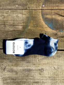 RoToTo Organic Cotton Tie Dye Ankle Socks Navy White